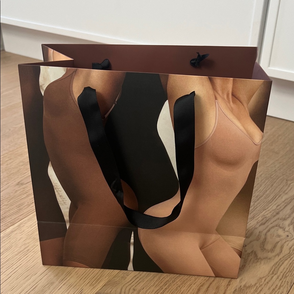 Skims shopping bag